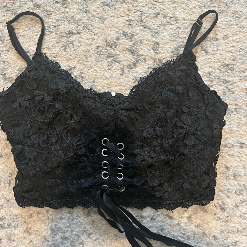 Lace cropped tie top